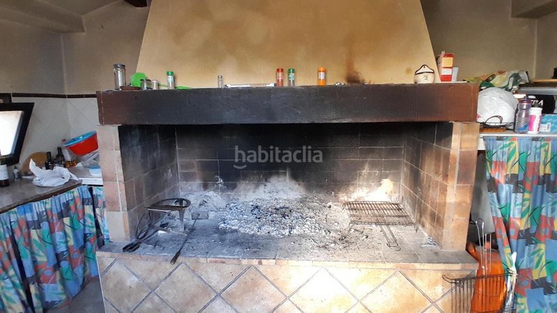 Foto c3f69fce-a705-4e02-a6cf-afa2f4ff3252. Chalet  con piscina en Yecla