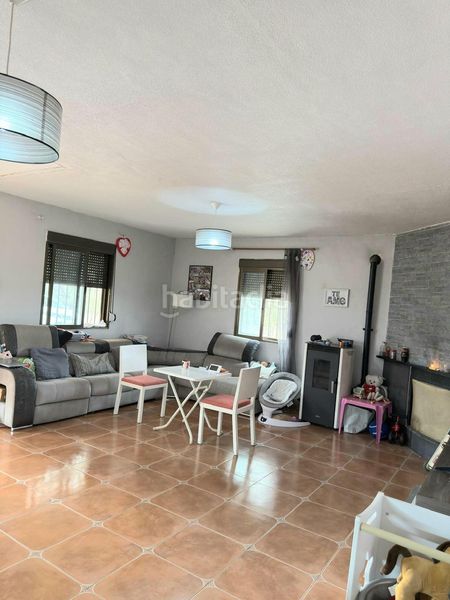 Foto d76591fc-2015-4227-92c6-773c187ce576. Chalet  con piscina en Yecla