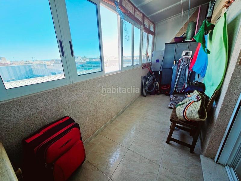 Foto 36c08c76-f874-4e90-8b0a-130e65488974. Ático  de 2 dormitorios con piscina comunitaria en el corazón en Torrevieja