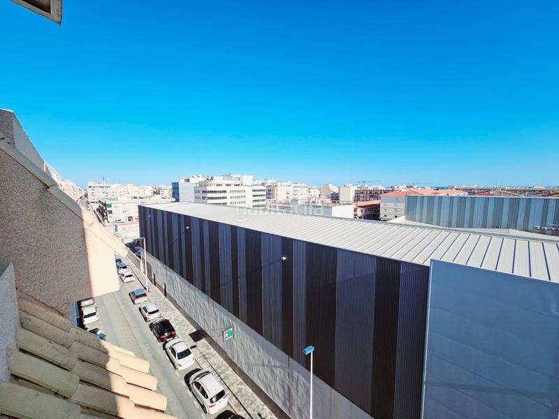 Foto fa44d1cb-7ee5-4d07-9d46-39a0d1cef3e4. Ático  de 2 dormitorios con piscina comunitaria en el corazón en Torrevieja