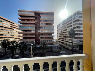 Apartament en Calle valencia 8. Apartamento de 3 dormitorios en el centro con vistas al mar!