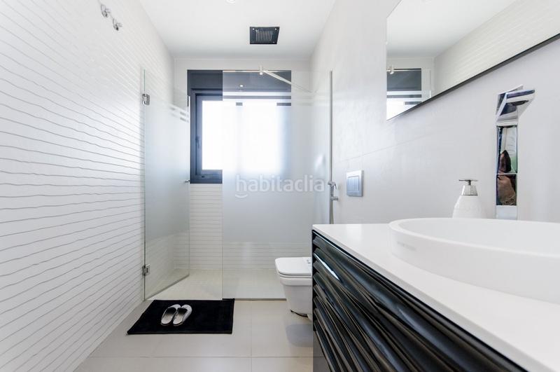 Foto 1e75fc04-7eb5-400d-874e-4c842a3a866b. Xalet amb aparcament piscina a Campoamor Orihuela