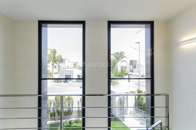 Foto 4027790f-291a-4347-839b-fa2aba010c25. Xalet amb aparcament piscina a Campoamor Orihuela