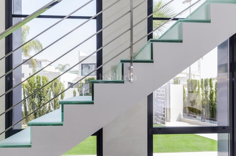 Foto 5a6664ee-c0a7-4b2f-9b1c-c8f1c229c500. Xalet amb aparcament piscina a Campoamor Orihuela