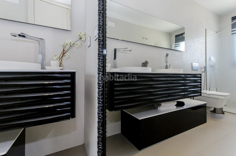 Foto e31a30cf-f001-4bd3-8595-080b85cd2d62. Xalet amb aparcament piscina a Campoamor Orihuela