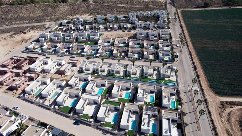 Foto d87b5976-e8e3-4735-a241-4443e10db391. Chalet villas de obra nueva en Algorfa
