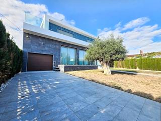 Xalet a Calle los gorriones 5. Chalet de lujo en zona los ángeles cercano a todo