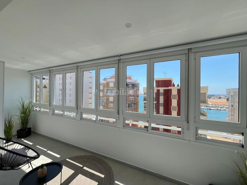 Foto 2f46a729-7b6d-4a9d-bb7c-f1e0c6ef64cb. Apartamento en avenida doctor gregorio marañon 70 exclusivo apartamento de lujo reformado en 2025 con vistas al mar y alta eficiencia energética en Torrevieja