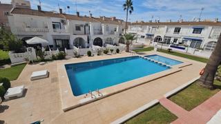 Maison jumelée  Avenida parís. Dúplex adosado con entrada independiente, piscina y a 800 m de l