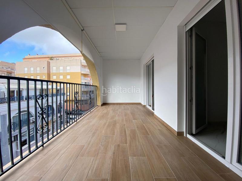 Foto 01a9b0da-b534-435e-b7ec-378498f297e8. Dachwohnung in avenida de diego ramírez pastor 239 in Torrevieja