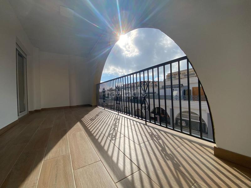 Foto 58e6627f-083a-46ee-90d6-6f12d22b1957. Dachwohnung in avenida de diego ramírez pastor 239 in Torrevieja