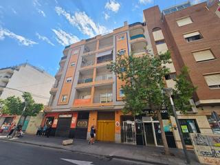 Apartament a Calle ramon gallud 98. Vivienda de 3 dormitorios semi nuevo en ramon gallud, garaje inc