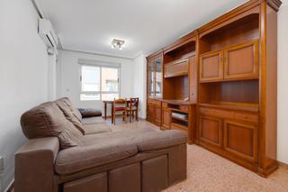 Apartament  Calle zoa 69. 4 dormitorios 2 baños  vivienda grande