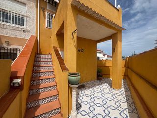 Casa adossada a Zona Carrefour - Urbanizaciones