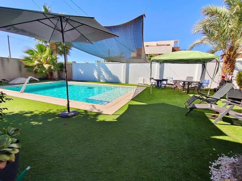 Foto 194825e3-20f1-44c9-adac-2c057a0447eb. Chalet en avenida garcia lorca 27 chalet independiente de 800m2, a solo 1km de la playa! en Torrevieja