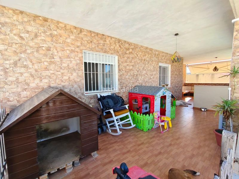 Foto 2ac266a1-92b1-4597-96e8-8c6bb5216c49. Chalet en avenida garcia lorca 27 chalet independiente de 800m2, a solo 1km de la playa! en Torrevieja