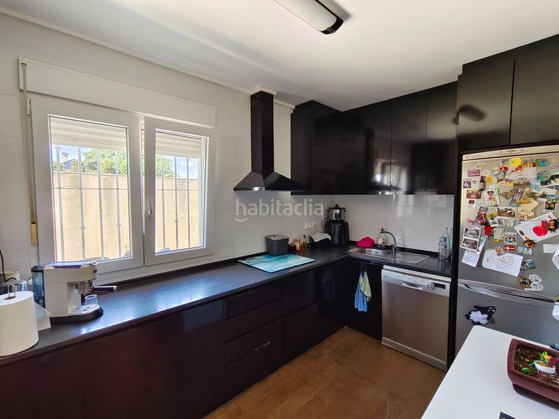 Foto 2c55e22a-0739-47b4-a87b-ac71f562dd2f. Chalet en avenida garcia lorca 27 chalet independiente de 800m2, a solo 1km de la playa! en Torrevieja