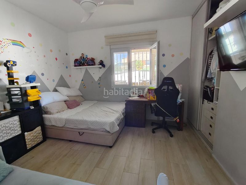 Foto 528bacb3-d622-4245-bbd7-8cffeaab57fc. Chalet en avenida garcia lorca 27 chalet independiente de 800m2, a solo 1km de la playa! en Torrevieja