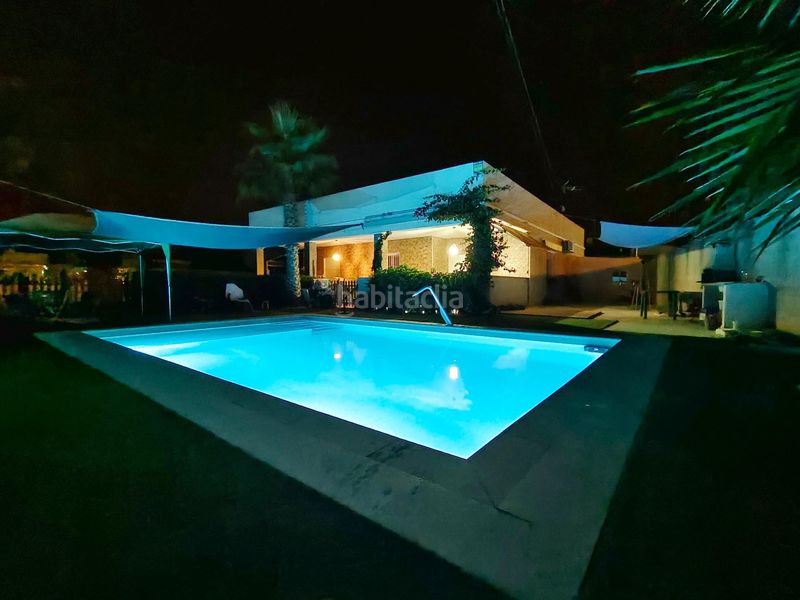 Foto f4e1b877-1ba6-4f48-94ea-de08438c4966. Chalet en avenida garcia lorca 27 chalet independiente de 800m2, a solo 1km de la playa! en Torrevieja