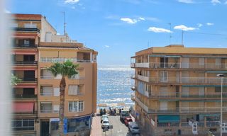 Ático en Calle callosa del segura. Luminoso apartamento con terraza y vistas al mar y la montaña, a