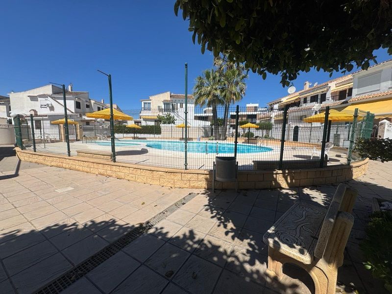 Foto 36699cd2-5543-4870-b94d-d800d829098b. Casa a calle calle afrodita 40a a Aguas Nuevas Torrevieja