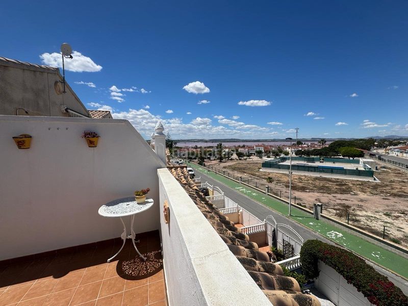 Foto d614489d-03e3-4587-ad60-6dd54a8b5ee2. Casa adossada amb aparcament piscina a Zona Carrefour - Urbanizaciones Torrevieja