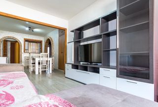 Apartament a Almoradi. Apartamento con terraza y piscina en playa de los náufragos