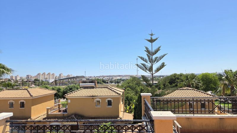 Foto 22771d11-522e-453c-b216-2a2c58672f6e. Casa adossada a calle calle gotzone mora 36 a Parque Acuático - Sector 25 Torrevieja
