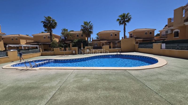 Foto 2741f678-6301-47bd-a0c9-9023f1c6b8b4. Casa adossada a calle calle gotzone mora 36 a Parque Acuático - Sector 25 Torrevieja