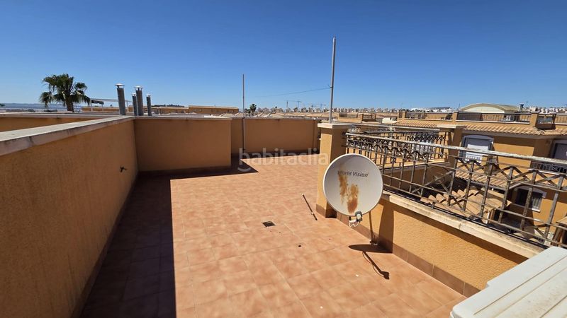 Foto 50319fc8-4129-450e-8e16-45f6cb9d5e52. Casa adossada a calle calle gotzone mora 36 a Parque Acuático - Sector 25 Torrevieja