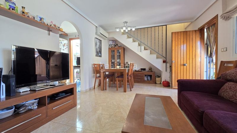 Foto 53529575-15d7-44af-8100-6e4328dbdbce. Casa adossada a calle calle gotzone mora 36 a Parque Acuático - Sector 25 Torrevieja