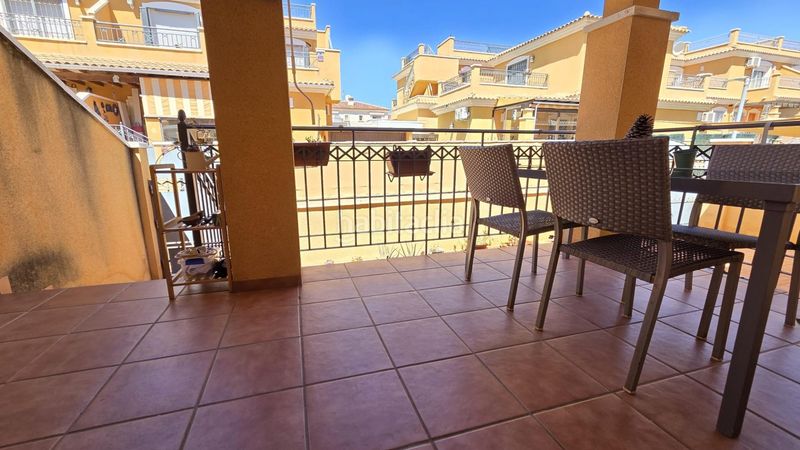 Foto 7da6574a-55c4-48c6-801c-53f8ca476a9a. Casa adossada a calle calle gotzone mora 36 a Parque Acuático - Sector 25 Torrevieja