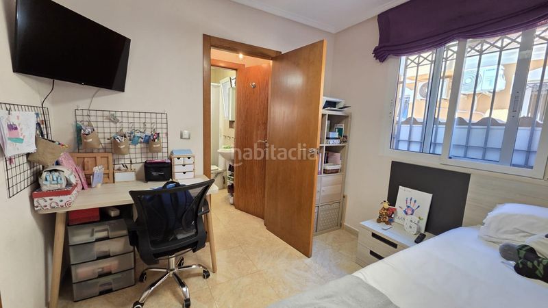 Foto adfefc88-7b79-4e19-9a75-0215ba431599. Casa adossada a calle calle gotzone mora 36 a Parque Acuático - Sector 25 Torrevieja