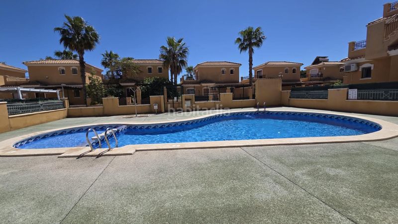 Foto c5857dc3-3a3c-4458-8f7d-b363617e8602. Casa adossada a calle calle gotzone mora 36 a Parque Acuático - Sector 25 Torrevieja
