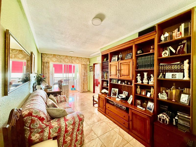 Foto 1d7c32bc-46b2-426e-9536-2c23a74f9b4e. Apartamento en calle joaquin chapaprieta 139 luminoso apartamento en esquina con vistas despejadas en Torrevieja