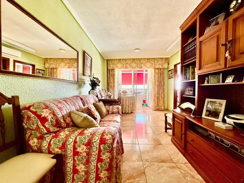 Foto 6d360b33-b0d9-4841-a5db-28d2cff3dc30. Apartamento en calle joaquin chapaprieta 139 luminoso apartamento en esquina con vistas despejadas en Torrevieja