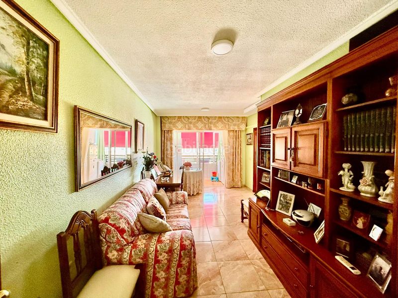 Foto bd711290-2650-44f6-abf1-374776a99e08. Apartamento en calle joaquin chapaprieta 139 luminoso apartamento en esquina con vistas despejadas en Torrevieja
