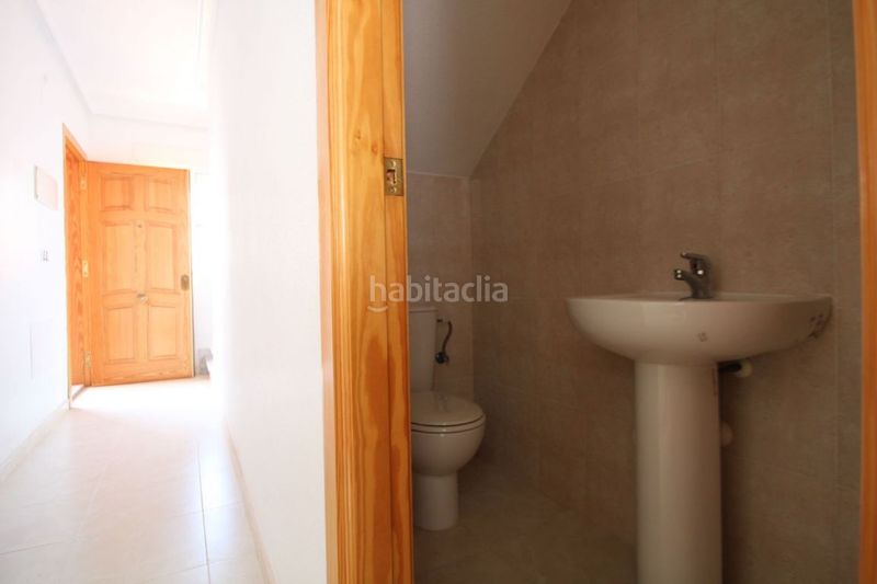 Foto 3282f543-ea32-4fb2-9145-895273f72573. Casa adossada a calle gotzone mora 10 a Parque Acuático - Sector 25 Torrevieja