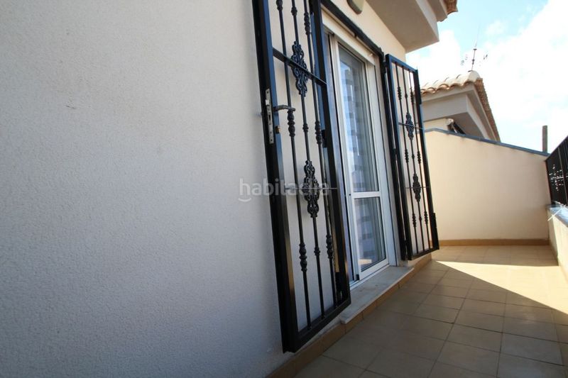 Foto 55f4ab84-01b4-47bc-8ff8-cacf3a787649. Casa adossada a calle gotzone mora 10 a Parque Acuático - Sector 25 Torrevieja