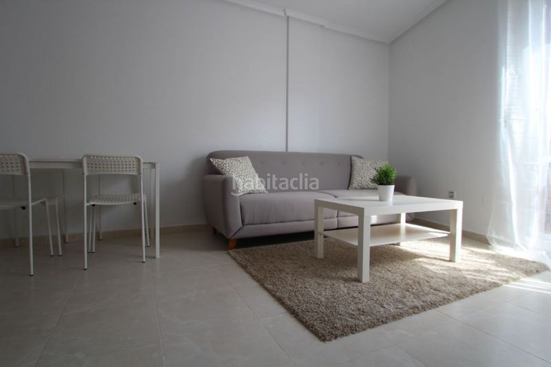 Foto 9636e3fe-0191-4f49-8616-5381e9580ba0. Casa adossada a calle gotzone mora 10 a Parque Acuático - Sector 25 Torrevieja