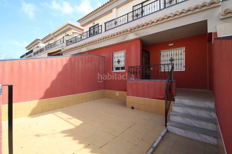 Foto bb1697b3-984f-4f03-b653-3a86fe0d3d01. Casa adossada a calle gotzone mora 10 a Parque Acuático - Sector 25 Torrevieja