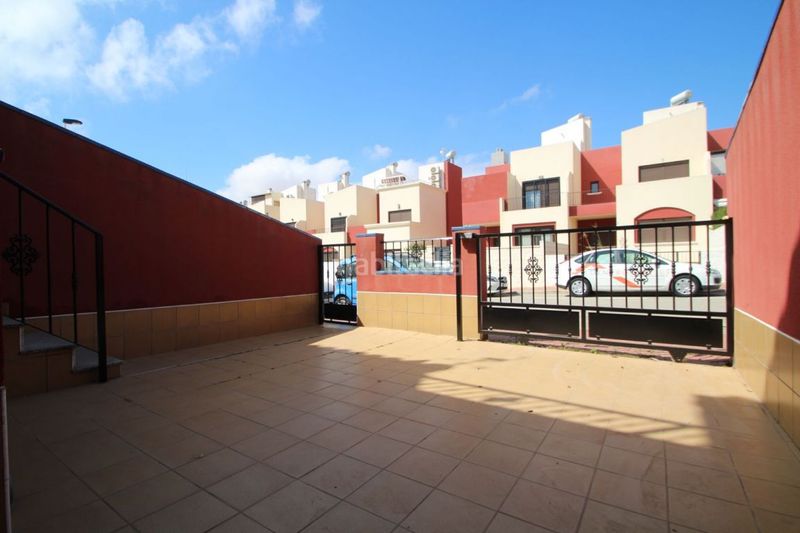 Foto cba5312e-e4bf-4694-a50f-7be921e413e1. Casa adossada a calle gotzone mora 10 a Parque Acuático - Sector 25 Torrevieja