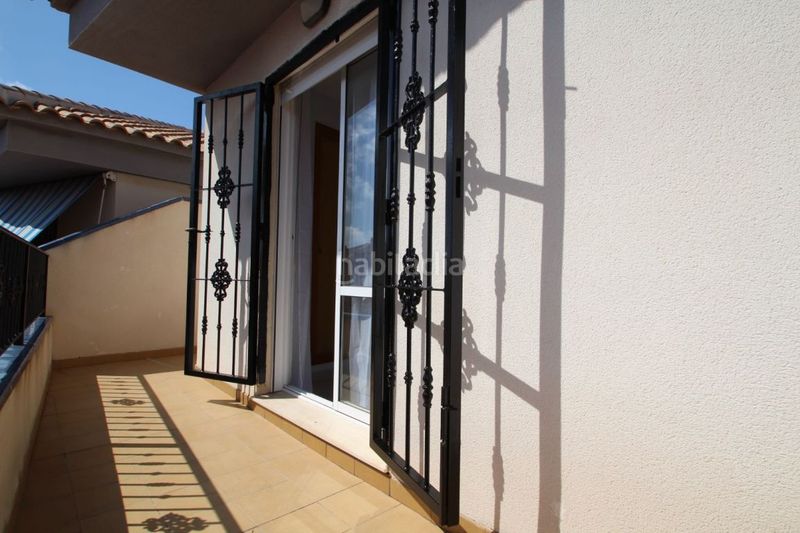 Foto eaa754de-9189-4234-b4aa-ab7bd0eb9807. Casa adossada a calle gotzone mora 10 a Parque Acuático - Sector 25 Torrevieja