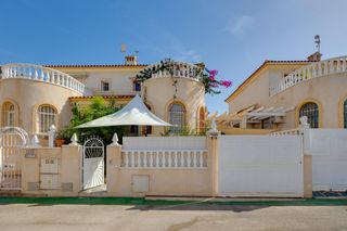 Xalet a Parque Acuático - Sector 25. Chalet 2 dormitorios y piscina comunitaria en aguas nuevas, torr