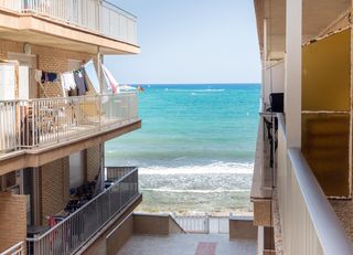 Apartamento en Playa de los Náufragos. Apartamento en primera línea de la playa de los náufragos con gr