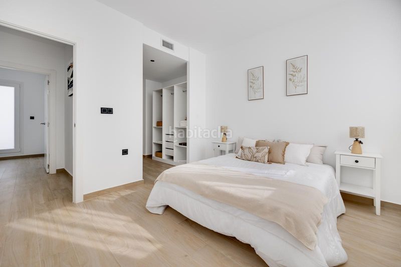 Foto 7e0a7cd0-342d-41fc-be09-61f34be344ee. Chalet en avenida avenida sur 23 en Aguas Nuevas Torrevieja