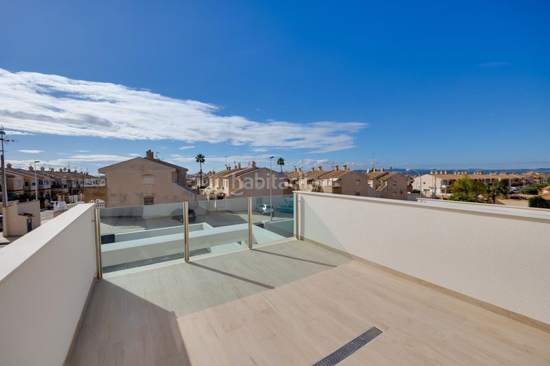 Foto 80ff3d50-df25-4169-a236-2286ed4ee388. Chalet en avenida avenida sur 23 en Aguas Nuevas Torrevieja