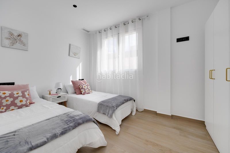 Foto e0b64a6d-faf5-423f-93f6-04e0518653bb. Chalet en avenida avenida sur 23 en Aguas Nuevas Torrevieja