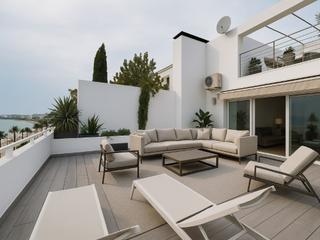 Àtic  Avinguda de rhode 93. Ático con vistas panorámicas a la bahía y en primera línea de pl