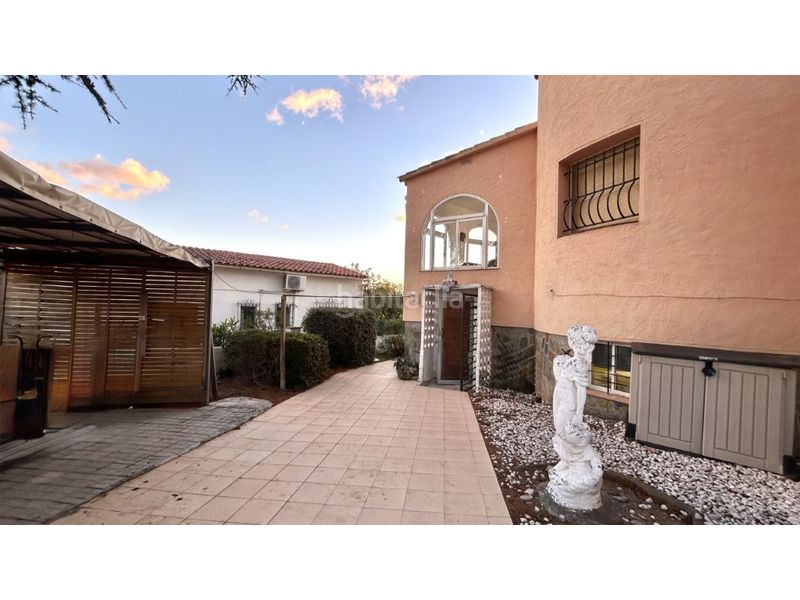 Foto a6ded0ac-2e6a-4c73-9ec2-e5b00185dea5. Casa amb aparcament a Nord Roses